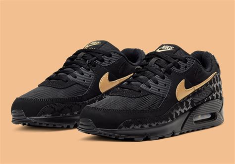 black and gold shoes Nike